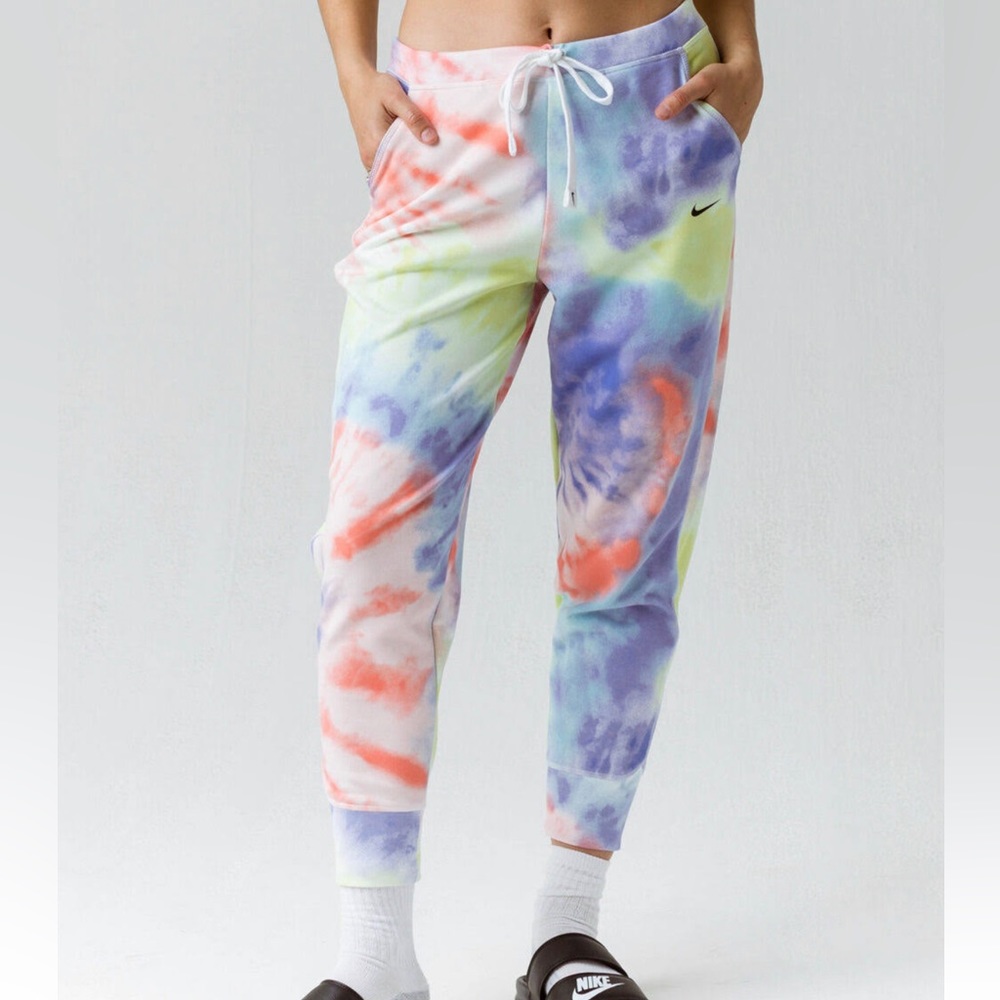 Nike Fleece Pant in Purple Pulse